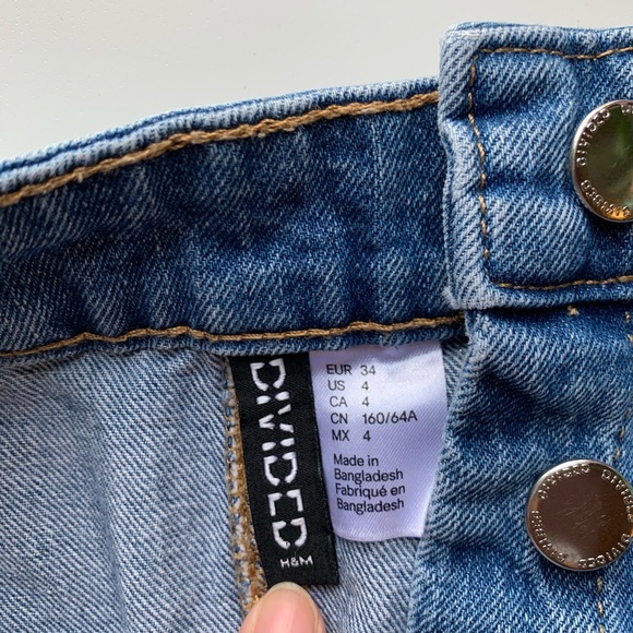 Bottom up denim skirt💙 - Picture 2 of 3